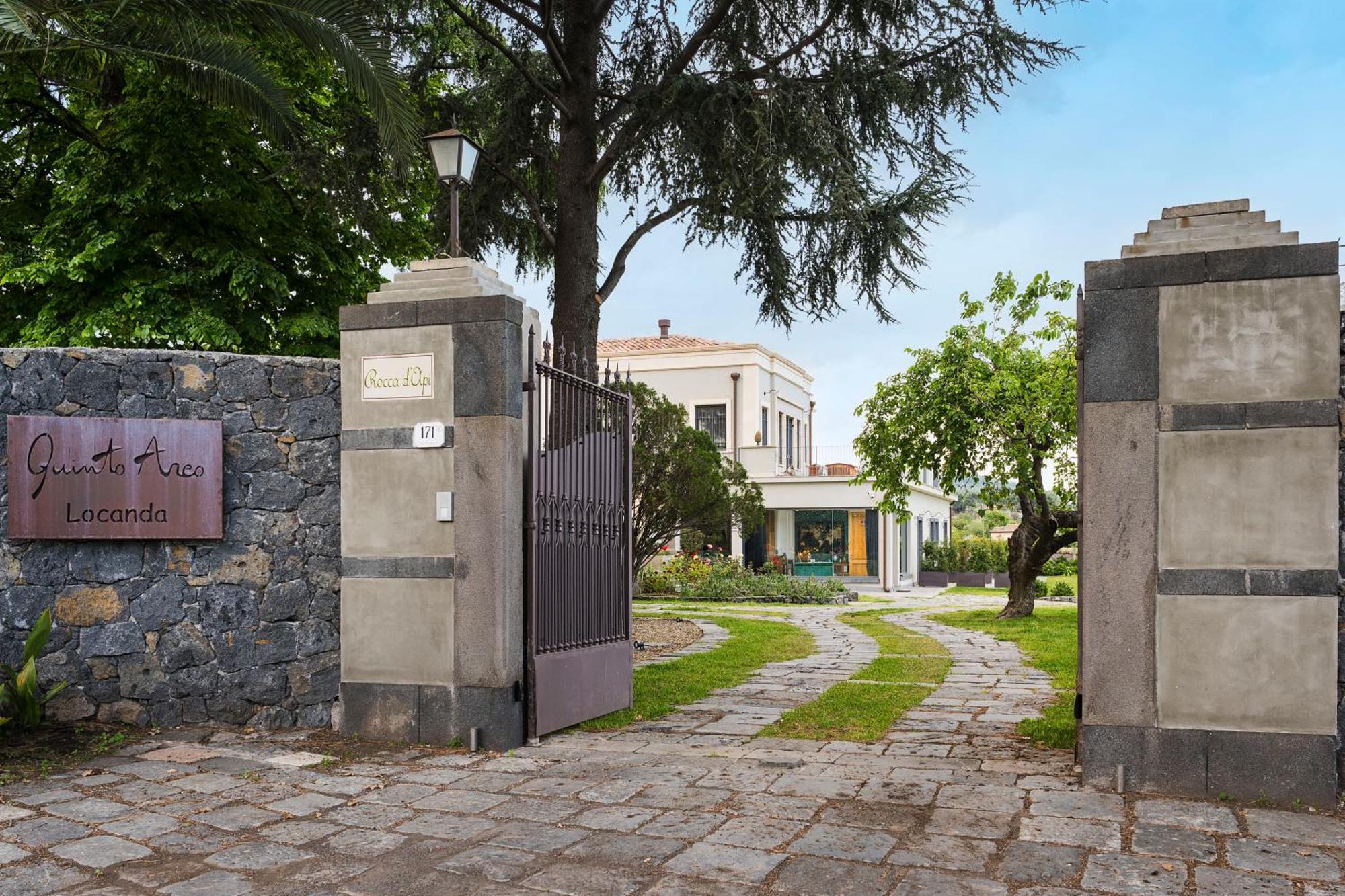 זפראנה אטניאה Locanda Quinto Arco מראה חיצוני תמונה